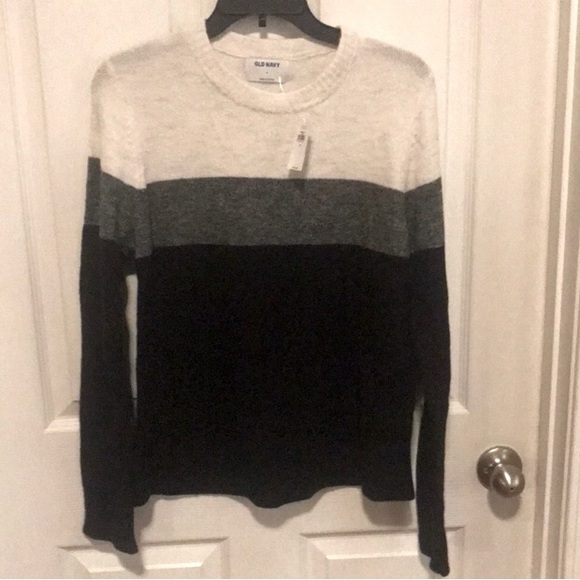 Old Navy Sweater Old Navy Sweater - Picture 5 of 5